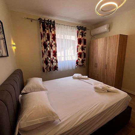 Charming Comfort Apartment Tirana Exterior foto